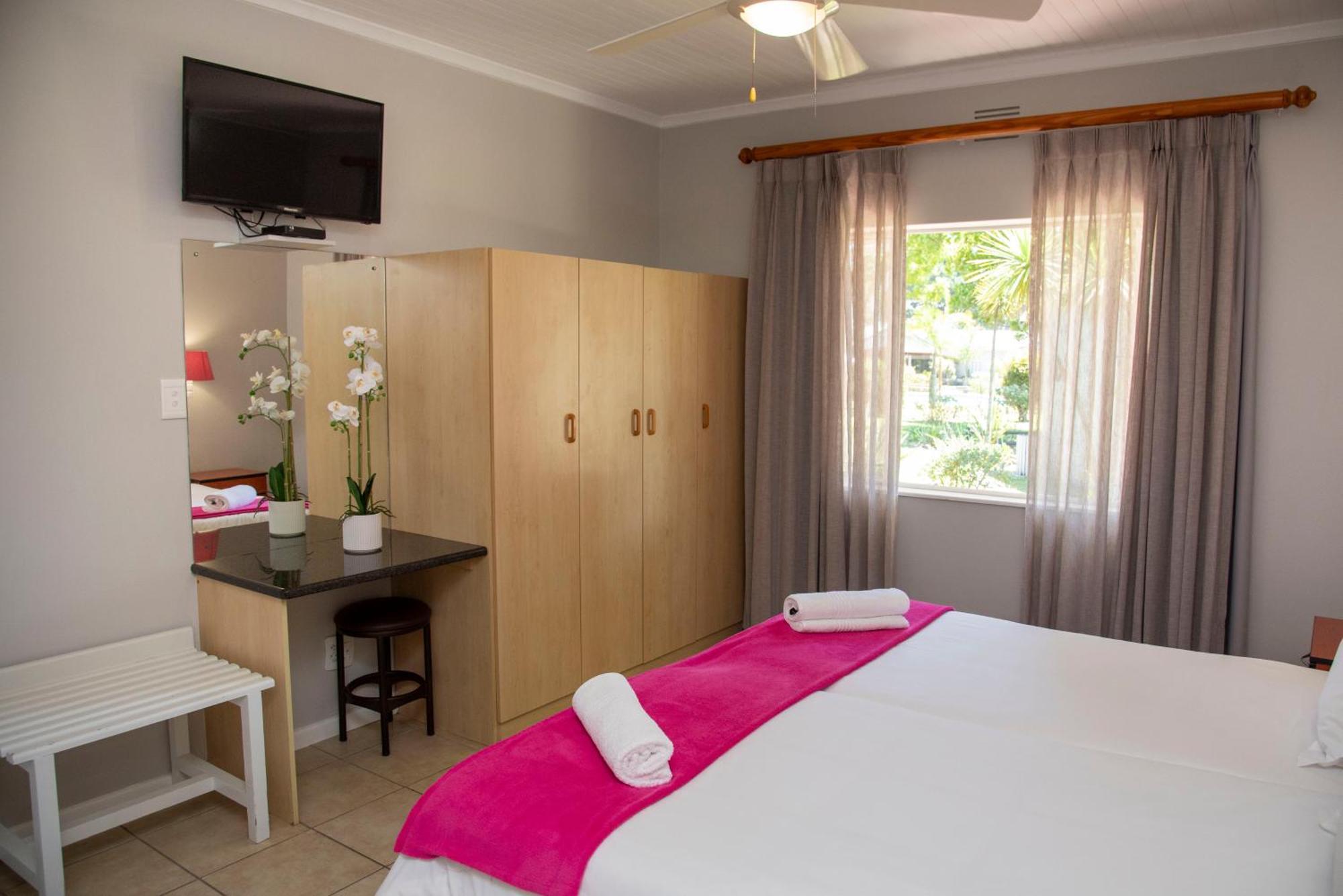 Pine Lodge George Habitación foto